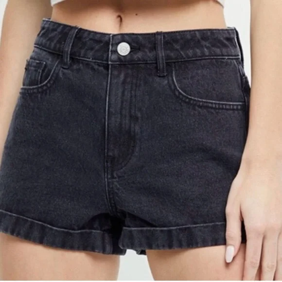 PacSun Black Jean Mom Shorts Denim - Picture 4 of 5